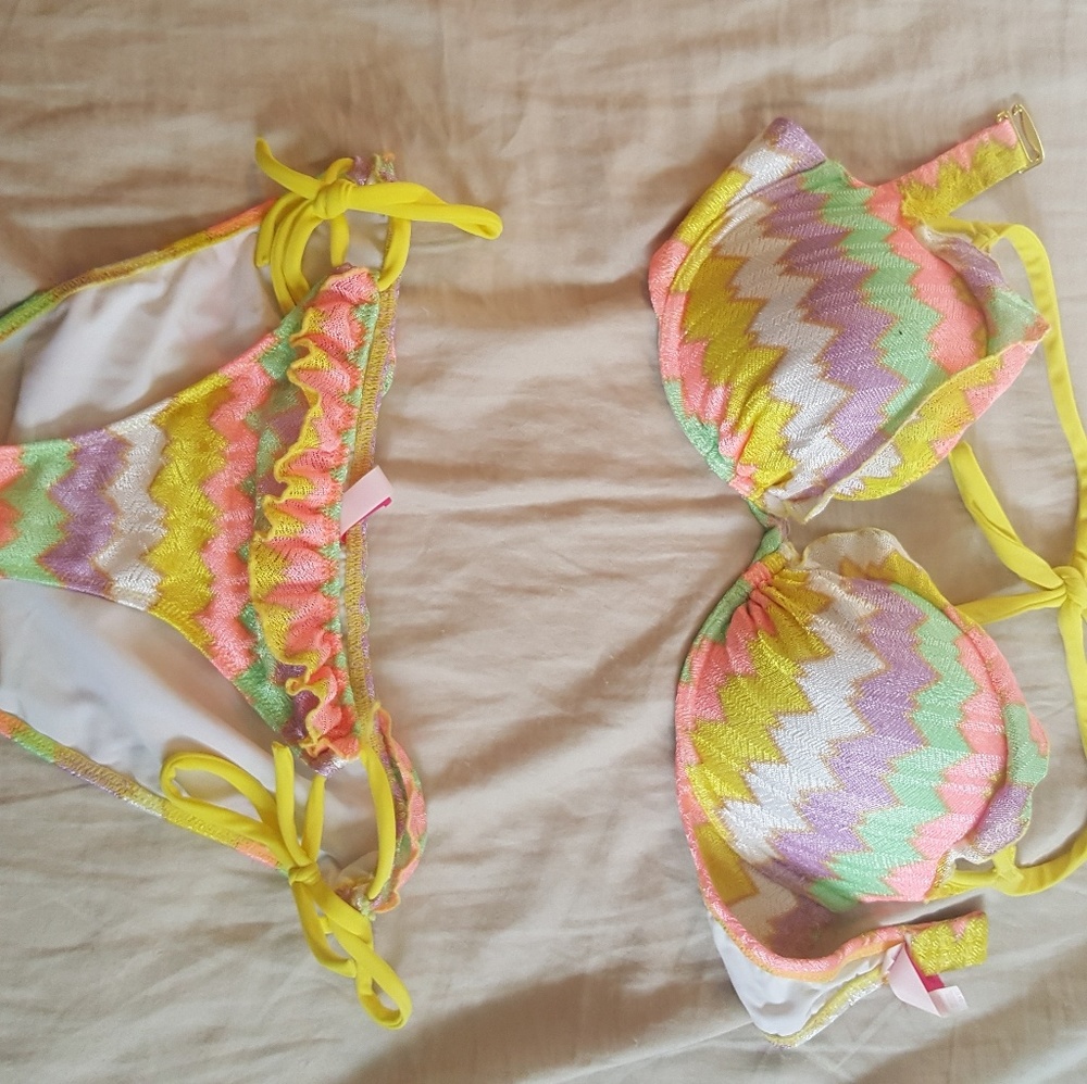 Vs Bikini - image 1